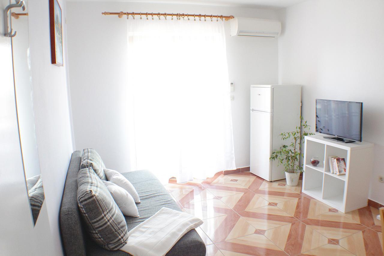 Apartmani Adrijan Krk Krk Town Eksteriør billede
