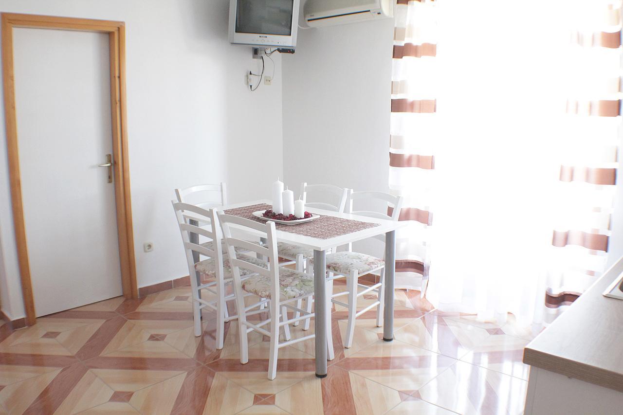 Apartmani Adrijan Krk Krk Town Eksteriør billede